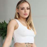 Anna Claire Clouds 的图像