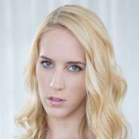 Cadence Lux 的图像